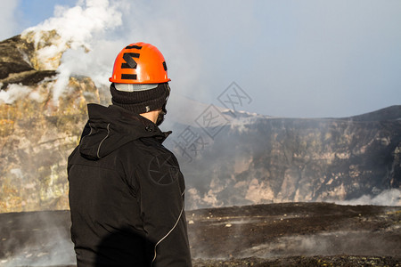 Etna火山爆发的惊人现象图片