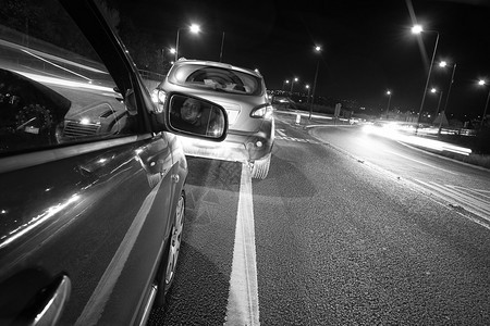 汽车在晚上堵塞交通图像增加图片