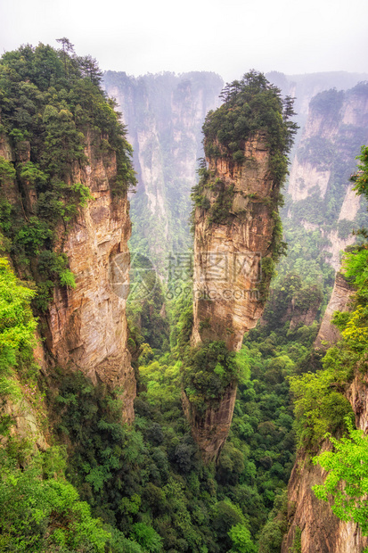 山顶高方尖像深谷的岩石一样在地表景色图片