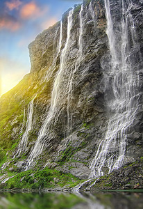 Geirangerfjord七位修女在挪威日图片