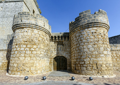 建于十五世纪的城堡图片