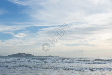 美丽的风景美丽的夏季大海和清图片