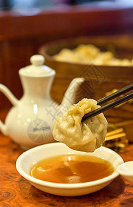 上海饺子用筷子蘸醋图片