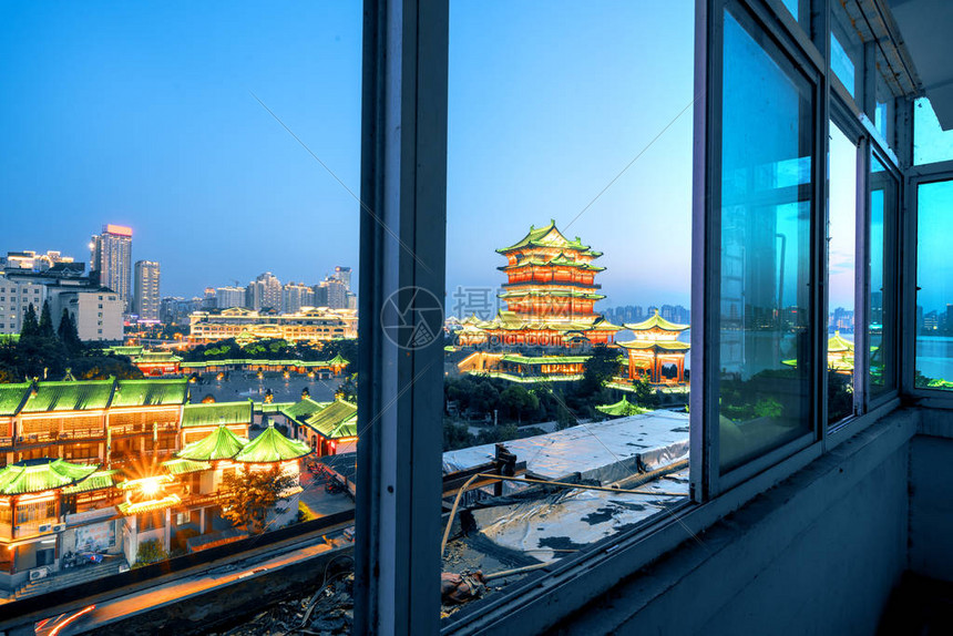 南昌滕王阁夜景著名古建筑之一图片