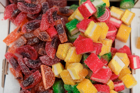彩色水果冻糖果的组合有图片