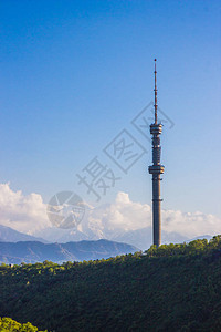 Kokbe山丘和山地风景在春天哈萨克图片