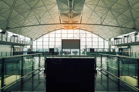 商务旅行服务台在主航站楼为旅客或国际机场乘客提供空白板文本背图片