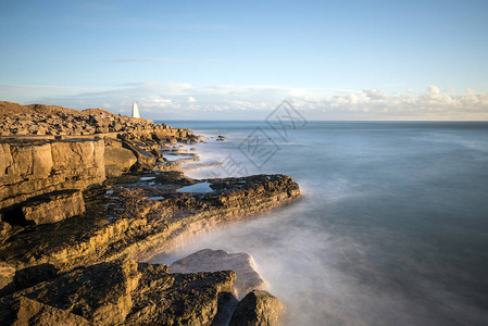 Dorset英格兰波特兰比尔岩石的图片