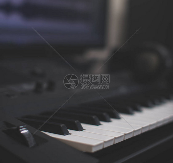 音乐软件的Midi键盘和Pc家庭音乐图片
