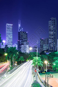 香港岛中环红棉路与花园道交汇处的摩天大楼天际线图片
