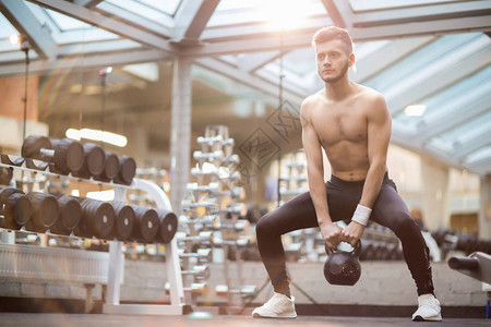 记者：勒诺尔芒未伤及韧带，预计恢复时间一个半至两个月