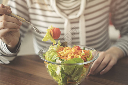 沙拉饮食健康营养概念图片