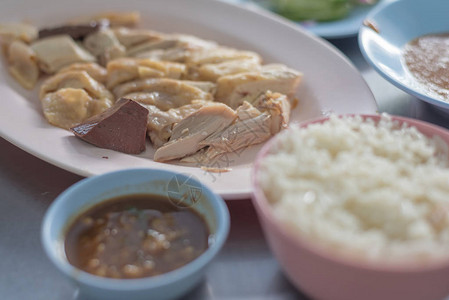泰国风格的鸡肉炒饭图片
