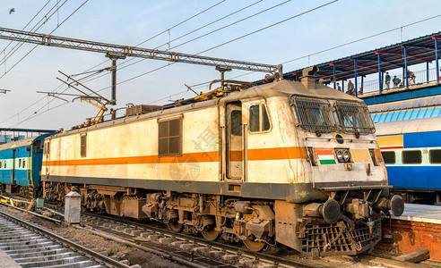 新德里火车站的电动通电印度背景图片