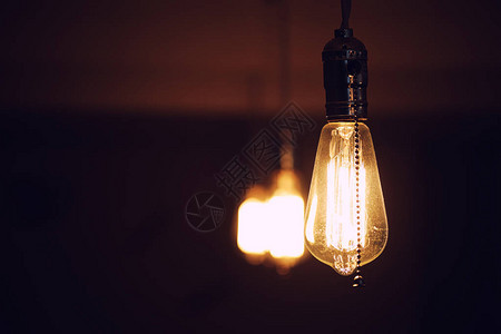 钨丝灯爱迪生灯泡老式灯中的灯丝灯图片
