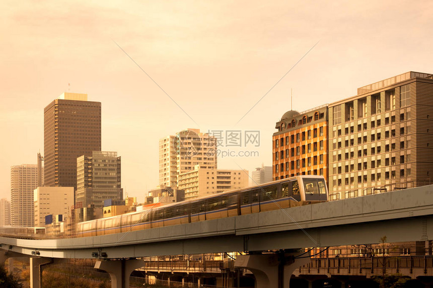 日本州关东地区Shiodome地区的高架Yurikamom图片
