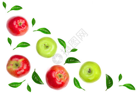 红色和绿色的苹果装饰着绿色的叶子图片