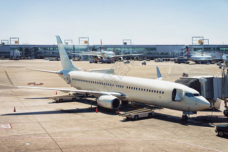 飞机在国际机场美国图片