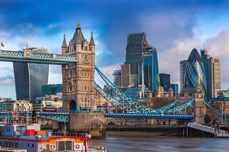 伦敦英格兰著名的塔桥图片