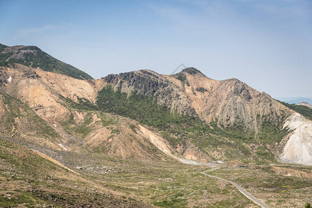 福岛县和山形县交界处万代山东北部的吾妻山火脉上的吾妻小富士峰图片