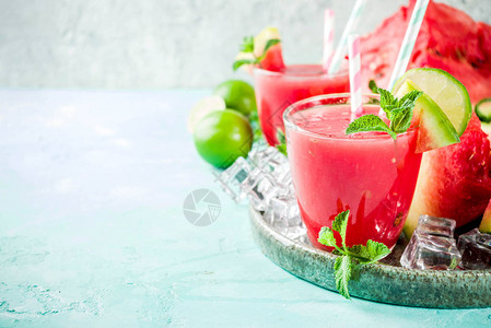 水果夏冷果饮料自制西瓜汁或滑冰背景图片