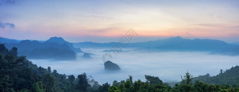 富兰卡雾山景观和日出帕尧泰国富背景图片