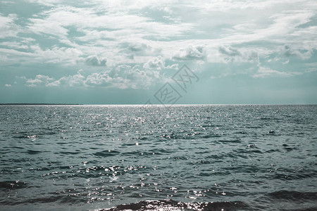 海平面海线图片