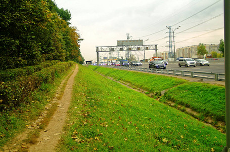 通莫斯科环路的公路交通秋图片
