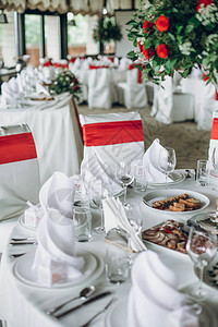 优雅的婚礼餐桌图片