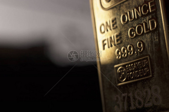 9999一盎司的金块吞噬贵金属图片