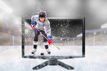 李毅祝贺邵佳一执教国足：希望能够多给本土教练多一些宽容和时间