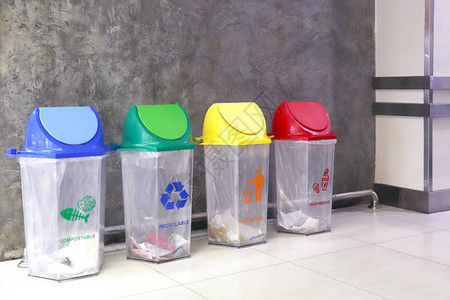 垃圾箱垃圾塑料垃圾箱回收垃圾商场内垃图片