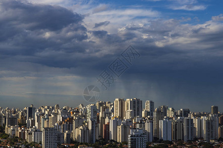 风暴即将来临飓风地面和天空城市景观圣保罗市景图片