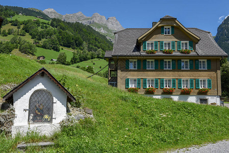 瑞士阿尔卑斯山的安格尔贝格教图片