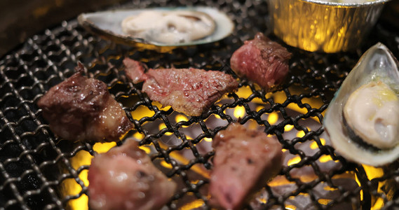 日本烧烤店牛肉图片