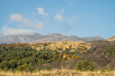 西里埃特纳火山的秋天图片