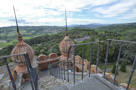 童话城堡及其周边景观图片
