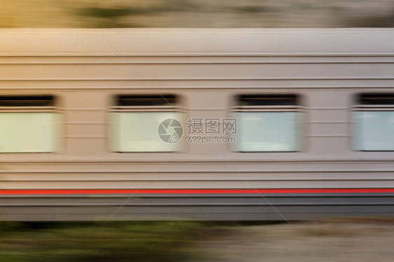 高速火车的客运车图片