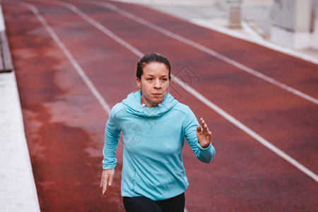 女跑步者慢跑图片