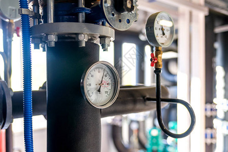 锅炉房设备阀门管道压力表温度计锅炉房加热系统压力计流量计水泵图片