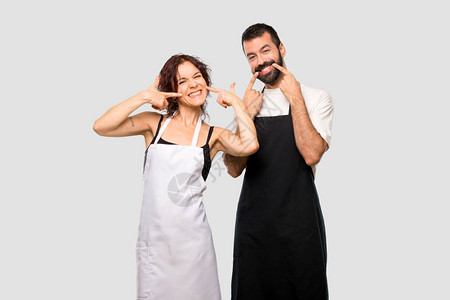 两位厨师微笑着愉快的表情图片