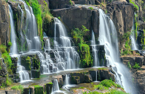 越南大叻高原的神秘瀑布这座号称东南亚第一瀑布的野外美景吸引了众多图片