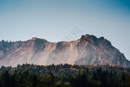 和石山美丽的风景图片