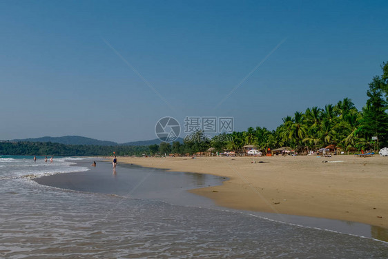 印度果阿邦贡达村的热带海滩图片