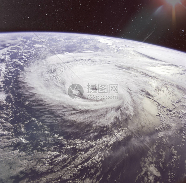 从太空中看到的巨型飓风由美国航天局提供的这图片