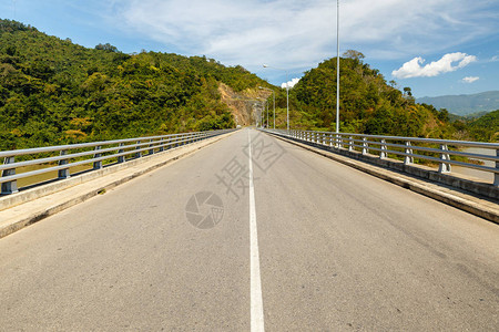 亚布力在老挝Sainyabuli省和LuangPrapang省边界的背景