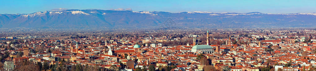 意大利北部维琴扎市的全景图片