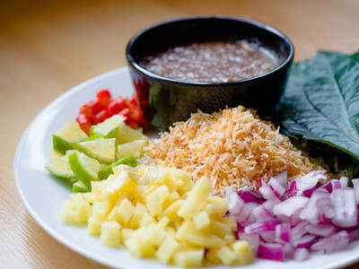 特写泰式风味叶卷MiangKham一种来自泰国和老挝的传统小吃背景图片