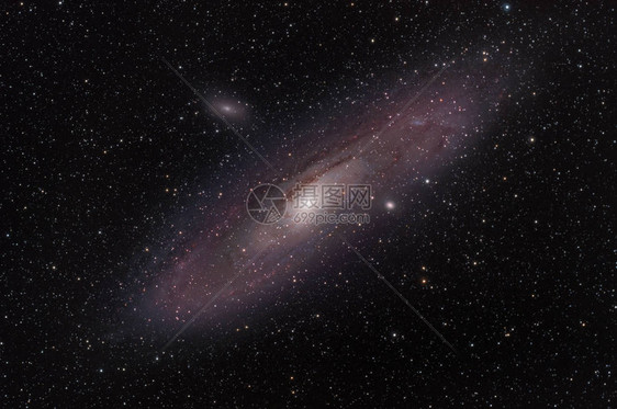 用望远镜上的专用天文摄影相机拍摄仙女座中的Messier31图片