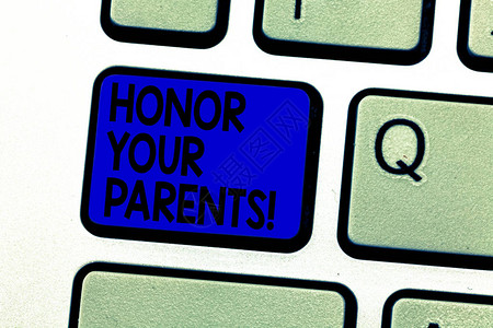 写笔记显示尊敬你的父母商业照片展示了对父母老人的高度尊重键盘意图创建计算机消息按图片
